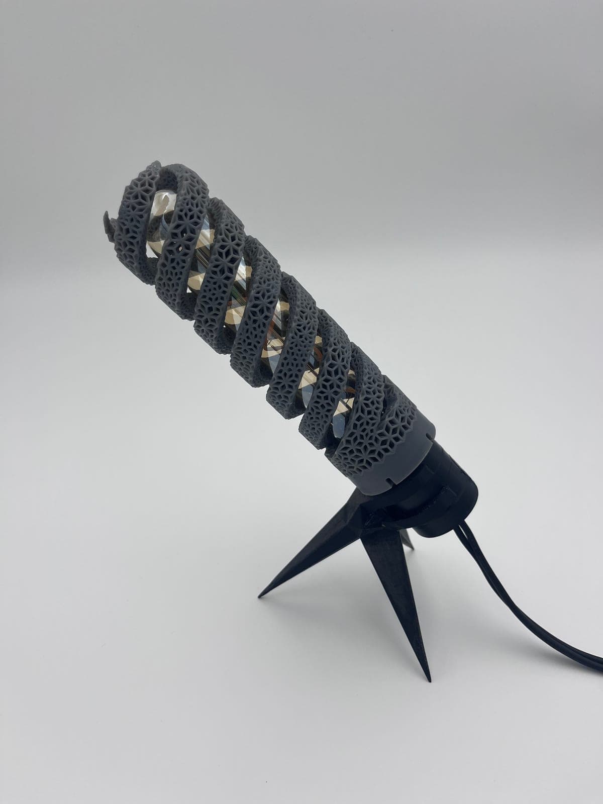 'Curlumen' Lattice Lamp, image 12 of 12
